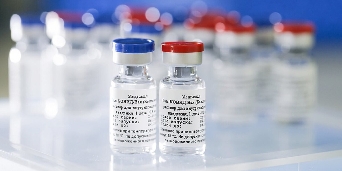 Вьетнам будет производить больше вакцины Sputnik V в рамках сделки с Россией