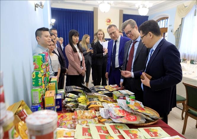 Вьетнам и Россия обсудили пути продвижения торговли сельхозпродукцией