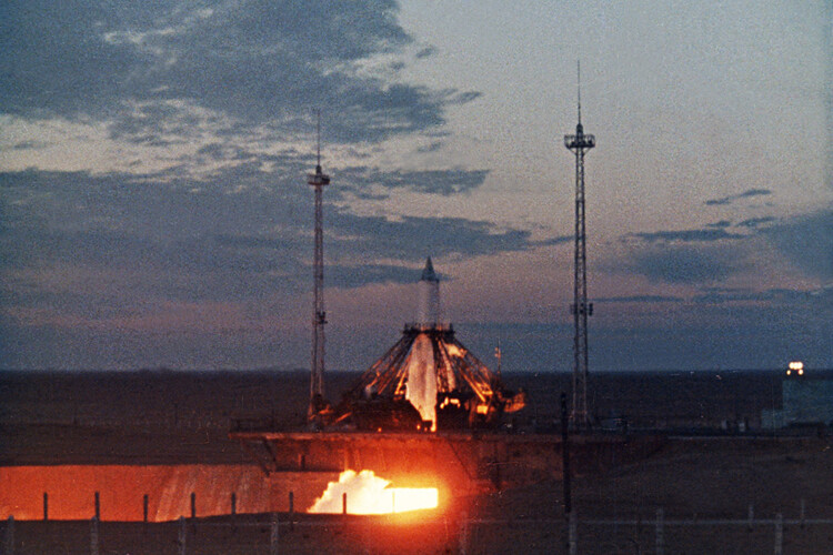Vệ tinh Sputnik 1 khởi hành từ Sân bay Vũ trụ Baikonur, Kazakhstan. Ảnh: Space.