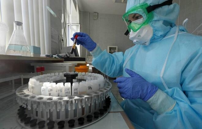 Nga bắt đầu cung cấp thuốc Avifavir chữa COVID-19 - 1
