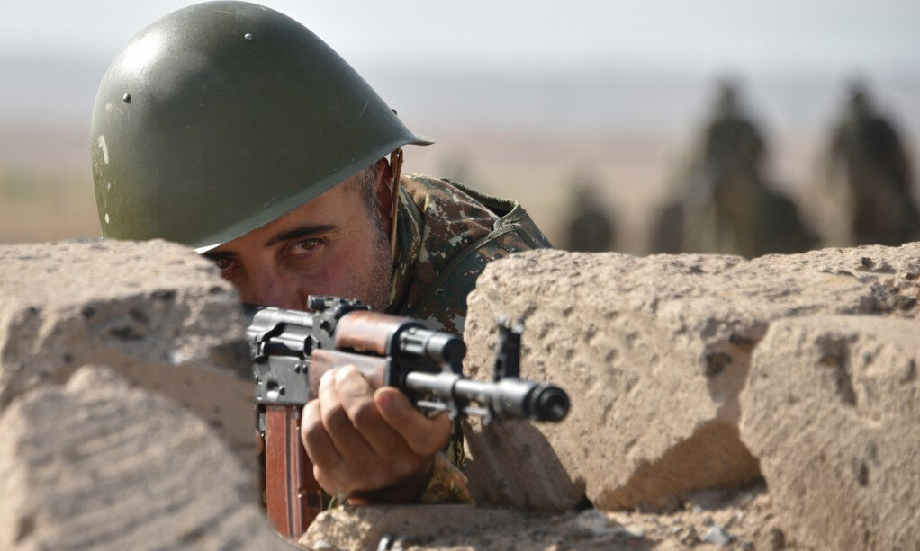 Lính dự bị Armenia huấn luyện trước khi được triển khai tới Nagorno-Karabakh. Ảnh: AFP.